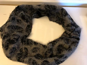 Wendbarer weicher Wimperngarn schwarz braun hellbraun Blatt Infinity Schal - Bild 1 von 5