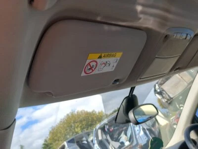 VISEIRA SOLAR LATERAL PASSAGEIRO NISSAN PULSAR 2014-2024 - Imagem 1 de 2