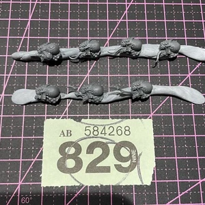 Tyranids New Genestealers Heads Warhammer 40k Conversion Spare Bits - Picture 1 of 1