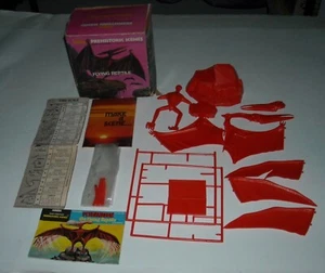AURORA PREHISTORIC SCENES FLYING REPTILE PTERANODON MODEL 1971 COMPLETE in BOX - Picture 1 of 7