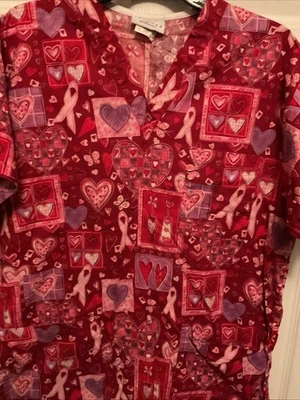 Peaches Scrub Top Size S Hearts Valentines - Image 1 of 3