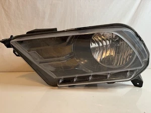 2010-2012 FORD MUSTANG OEM GENUINE LEFT DRIVER'S SIDE HEADLIGHT AR33-13006-BD - Picture 1 of 5