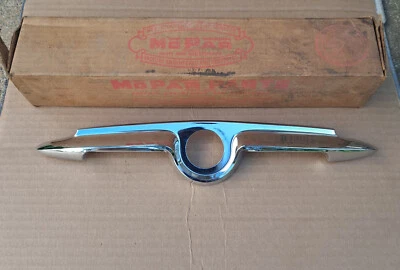 1954 54 Plymouth Belvedere Savoy Plaza NOS MoPar tampa do porta-malas ALÇA DE ELEVAÇÃO - Imagem 1 de 4