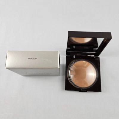 Laura Mercier Matte Radiance Baked Powder #BRONZE-04 7.50g / 0.26oz - Image 1 of 4