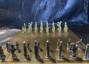 Juego de ajedrez de metal con tema medieval Italfama. King de 2,5 Hecho en Italia。-SIN TABLERO - Imagen 1 de 11