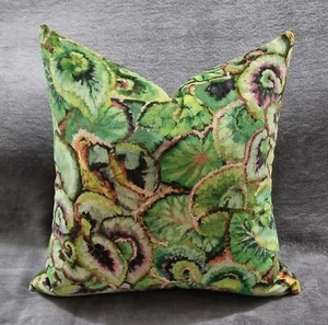 Designers Guild Leaf Glaze Emerald Fabric & Omega Velvet Cushion Cover 45x45 cm - Picture 1 of 3