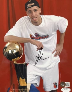 Tayshaun Prince Signed Detroit Pistons (TROPHY) 8x10 Photo BECKETT BAS - Picture 1 of 2