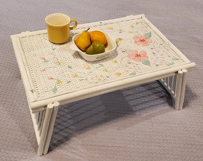 复古手绘柳条床托盘电视藤条破旧别致白色竹花 — 第 1/4 张图片