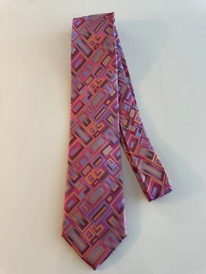 Corbata de seda Steven Land. "Rosa con azul geométrico 60"" x 3,5""" Foto 1 de 4