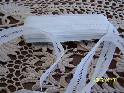 Ancien galon engrêlure en coton des années 1940. Blanc. 4,90 m.  Réf 257 - Photo 1/3