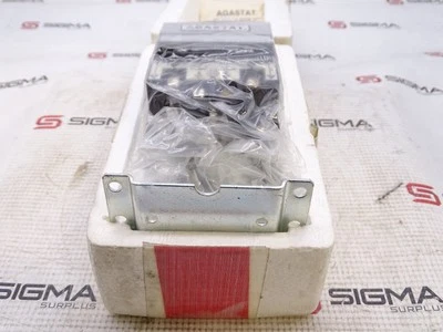 RELÉ AGASTAT E7022AIT002 Foto 1 de 3