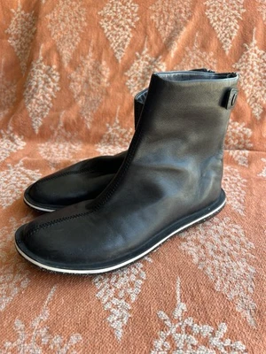 Botines Camper Energia Humana Mujer Cuero Negro 6.5 en perfecto estado  Foto 1 de 4