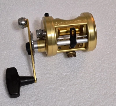 CARRETE DE BAITCASTING PENN REELS INTERNATIONAL 975 EE. UU. SUAVE/LIMPIO Foto 1 de 4