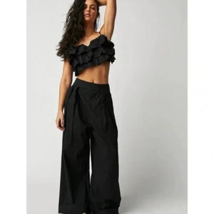 New Free People Danelle Set Two Piece Wide Leg Pants Crop Top Ruffle Black Sz S - Picture 1 of 16