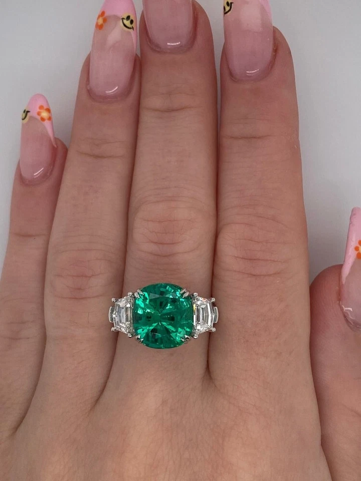 Anillo de diamantes de oro de 6,50 quilates cultivado en laboratorio corte cojín verde esmeralda platino sólido 950 Foto 1 de 4