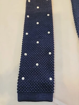 Corbata de punto Tommy Hilfiger para hombre crujiente cuadrada de seda larga ajustada a lunares Foto 1 de 4