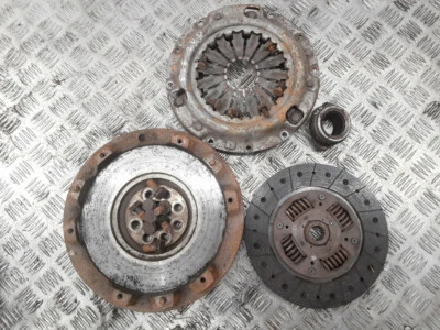 Mazda 626 1998 LHD 2.0d 74kw Clutch Kit - Image 1 of 4