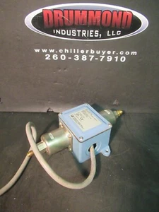 INTERRUPTOR DE PRESIÓN DE LATÓN ELÉCTRICO UNITED 40-180 PSI 15 AMP 480 VAC 0-40 PSID - Imagen 1 de 9