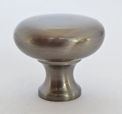 6 perillas de cajón redondas de níquel cepillado Berenson de colección 4986-3BPN-C Foto 1 de 4