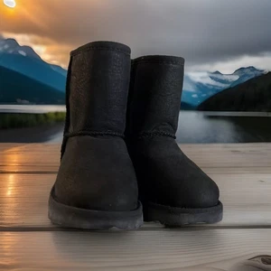 UGG KLEINKIND CLASSIC WEATHER SHORT SCHWARZ WASSERDICHT GRÖSSE 9 STIEFEL / 1019646T NEU - Bild 1 von 17