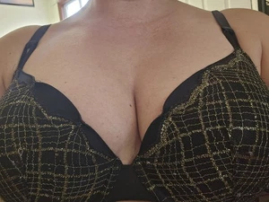 Victoria's Secret sexy T-Shirt leicht gefüttert Halb BH Spitze schwarz gold Gr. 38D - Bild 1 von 1