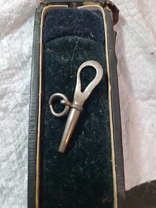 ANTIGUA LLAVE RELOJ BOLSILLO SE ADAPTA A POSTE  - Imagen 1 de 7