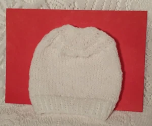 Brunswick Baby Sport Yarn Hand Made Knit Baby Hat Color White tblbf1 - Picture 1 of 12