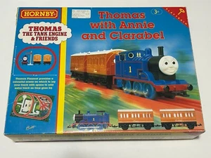 Thomas mit Annie und Clarabel von Hornby 1999 - Bild 1 von 8