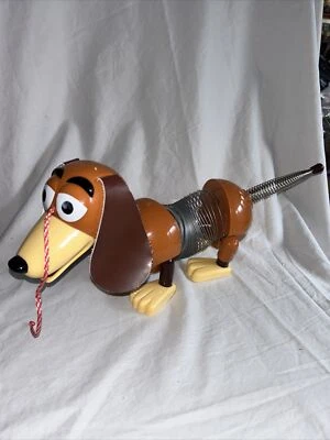 Figura de acción parlante Slinky Dog Toy Story 4 de Disney Store Pull Along B2 Foto 1 de 4