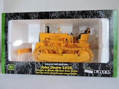 2001 VTG John Deere 1010 Crawler with Blade Coll Ed 1/50th Scale NEW IN ORIG BOX - Image 1 of 4