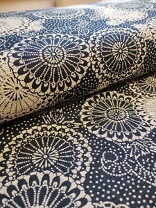 Tela de algodón floral índigo tradicional japonesa Kasuri por 50 cm 88334-31 - Imagen 1 de 15
