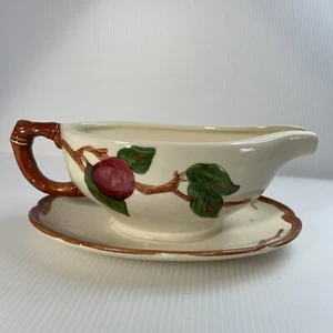 Franciscan Apple Gravy Boat W/attached Underplate Pre-owned - Picture 1 of 6