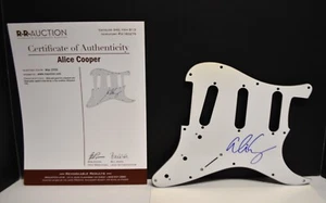 ALICE COOPER SIGNIERT PICK GUARD mit Echtheitszertifikat "The Godfather of Shock Rock" R&R HOF 2011 - Bild 1 von 10