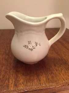 Pfaltzgraff Stoneware Heirloom Creamer - Picture 1 of 6