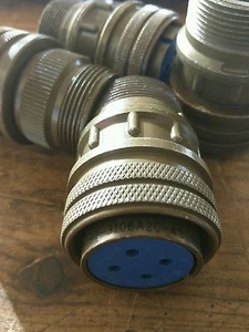 Amphenol Industrial 97-3106A20-4S Circular Connector Socket Plug, 4 Pos, Cable - Picture 1 of 2