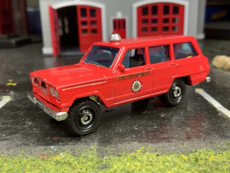 Matchbox 2024 1964 Customized Fire Chief Jeep Wagoneer 38/100 - Image 1 of 4