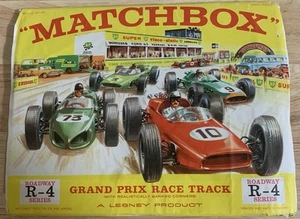 MATCHBOX LESNEY ROADWAY SERIES R-4 GRAND PRIX RACE TRACK CARDBOARD AS NEW - Picture 1 of 9