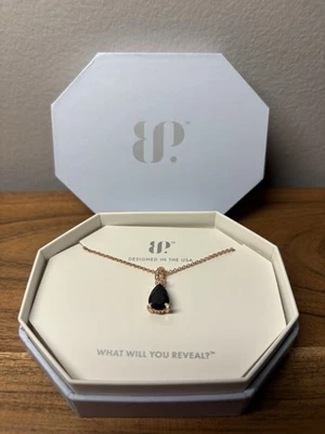 Collar Bomb Party Ónix Negro Oro Rosa Un Brindis por Nosotros NK81436 Foto 1 de 4