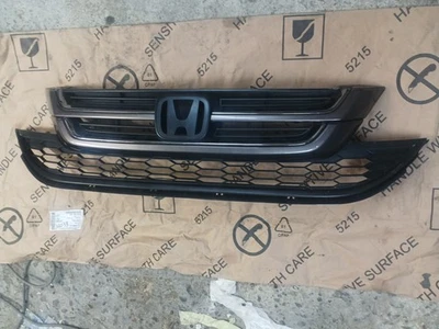 Honda Cr-v Bumper Grille - Image 1 of 4