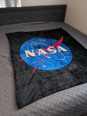 NEW NASA 100% Polyester Knit Fleece Blanket 50"x60" - Image 1 of 4
