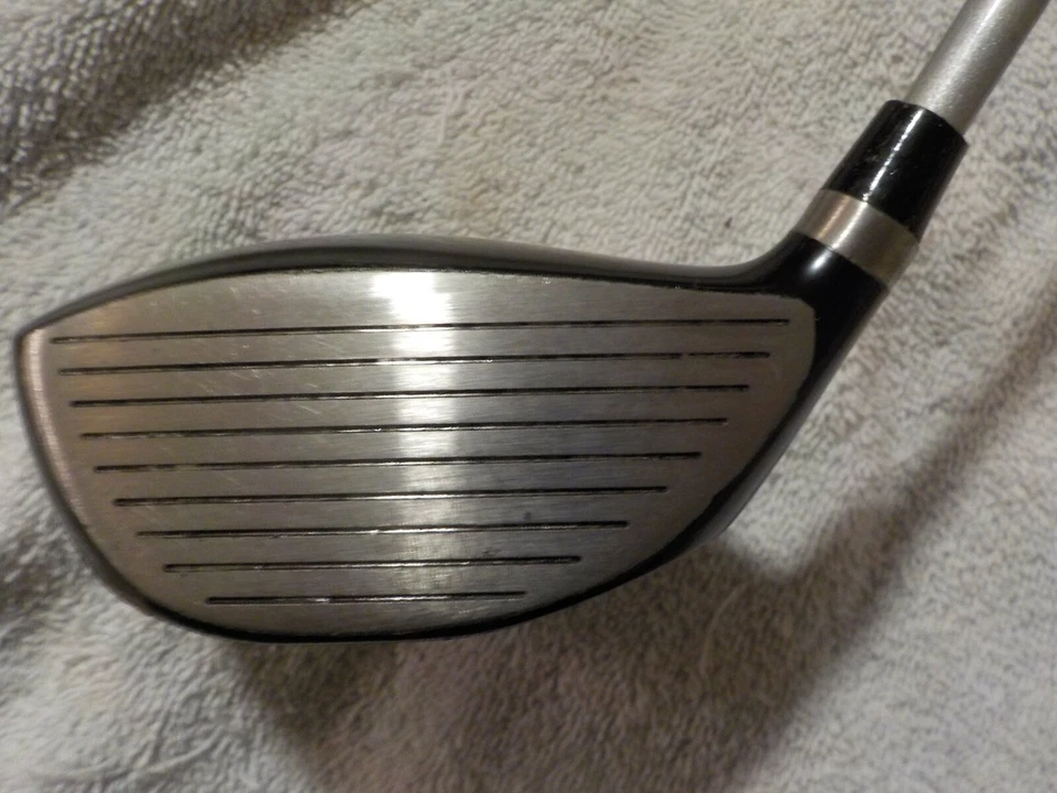 A Wilson Staff, 29cm2, AHA "Oversize" Titanium 9 Degree Loft Driver - Image 1 of 4