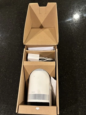 Samsung "Freestyle" Portable Projector SP-LSP3BLA - White - Image 1 of 4