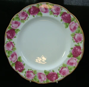 ROYAL ALBERT OLD ENGLISH ROSE 10 1/4" DINNER PLATE - Picture 1 of 2
