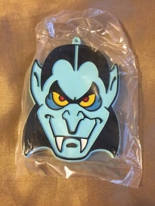 NIP VINTAGE HALLOWEEN HALLMARK DRACULA COOKIE CUTTER - Picture 1 of 2