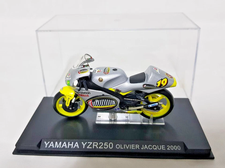 YAMAHA YZR 250 OLIVIER JACQUE 2000 - Scala 1:24 - USATO - Immagine 1 di 1