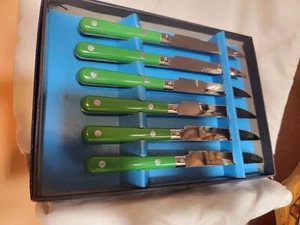 Nuevo en caja Washington Forge Mardi Gras acero inoxidable lote 6 cuchillos dentados para carne juego de cuchillos - Imagen 1 de 6