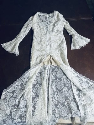 Bohemian Long Sleeves Wedding Dresses with Detachable Train Lace Bridal Gowns - Image 1 of 2