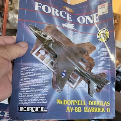 ERTL Force One 1989 US Marines AV-8B Harrier II Diecast Fighter Jet completo Foto 1 de 2
