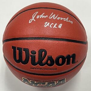 John Wooden Signed UCLA Bruins Basketball PSA/DNA COA Autograph Ball Purdue 4623