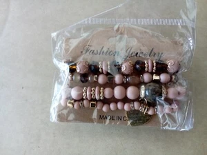 Neue 4 teilige Armband Sets - Bild 1 von 2